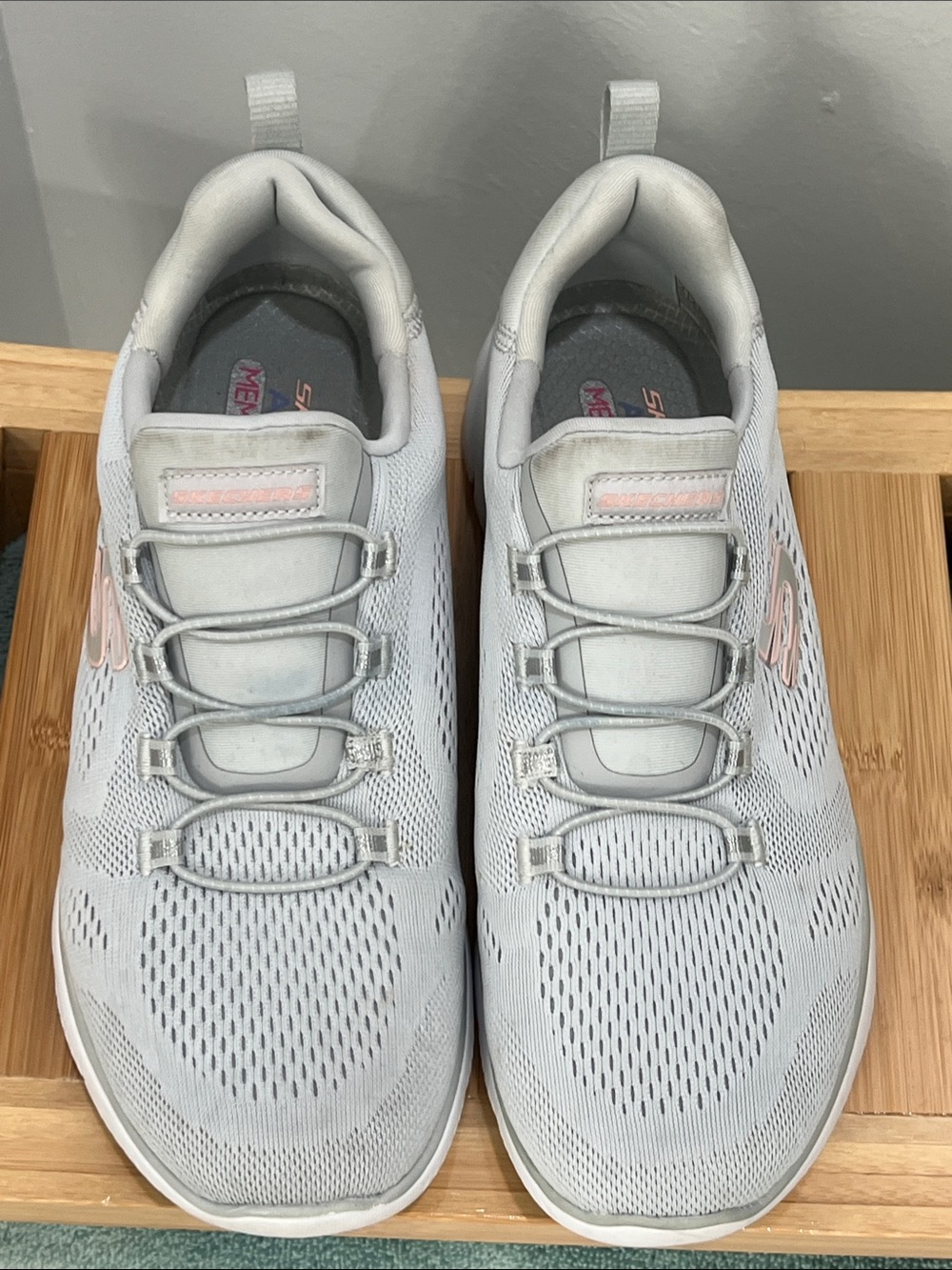 Skechers Womans 9 Light Gray Slip-On Athletic Sneakers with Pink Logo Accents - Picture 2 of 11